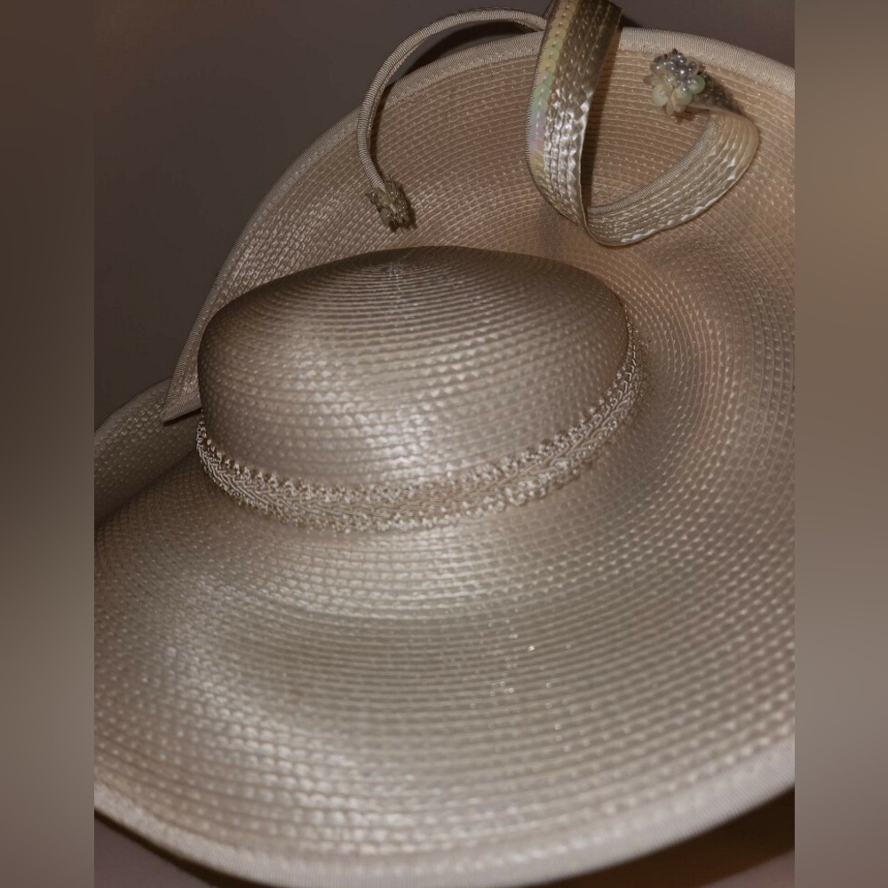 Women’s dress hat